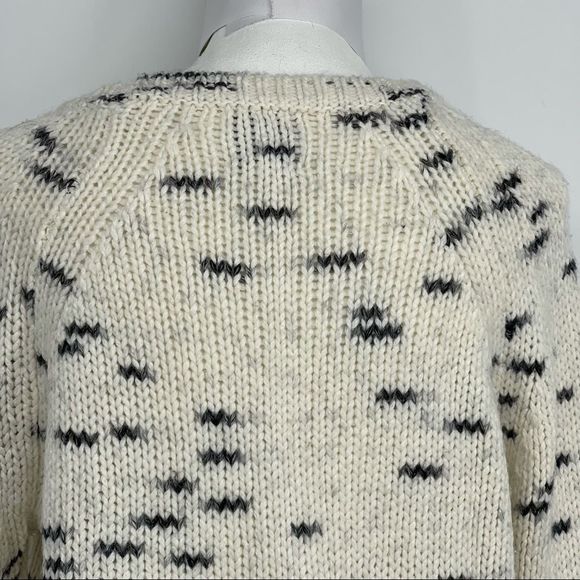 De Rigueur White & Black Speckled Hi-Lo Sweater - Picture 5 of 10
